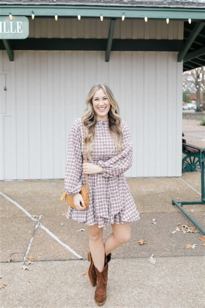 Get The Perfect Match: Long Sleeve Dresses That Complement Cowboy Boots
