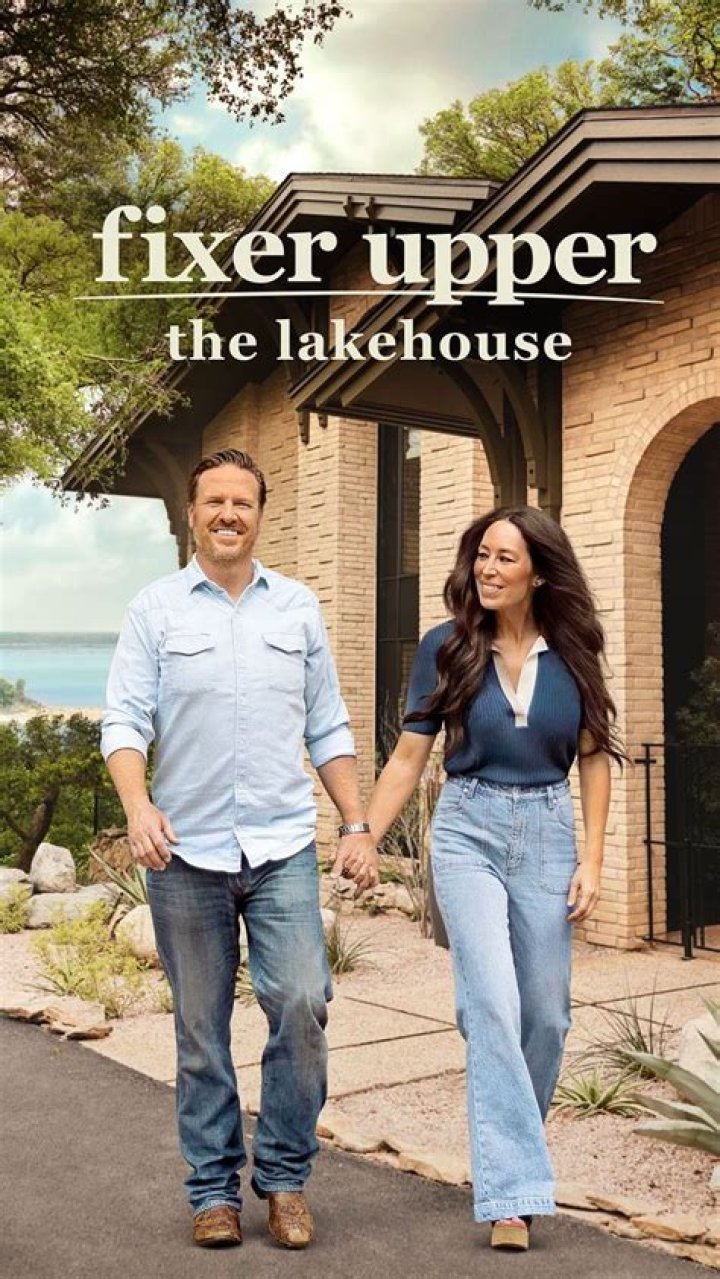 Incredible Fixer Upper Lakehouse For Sale!