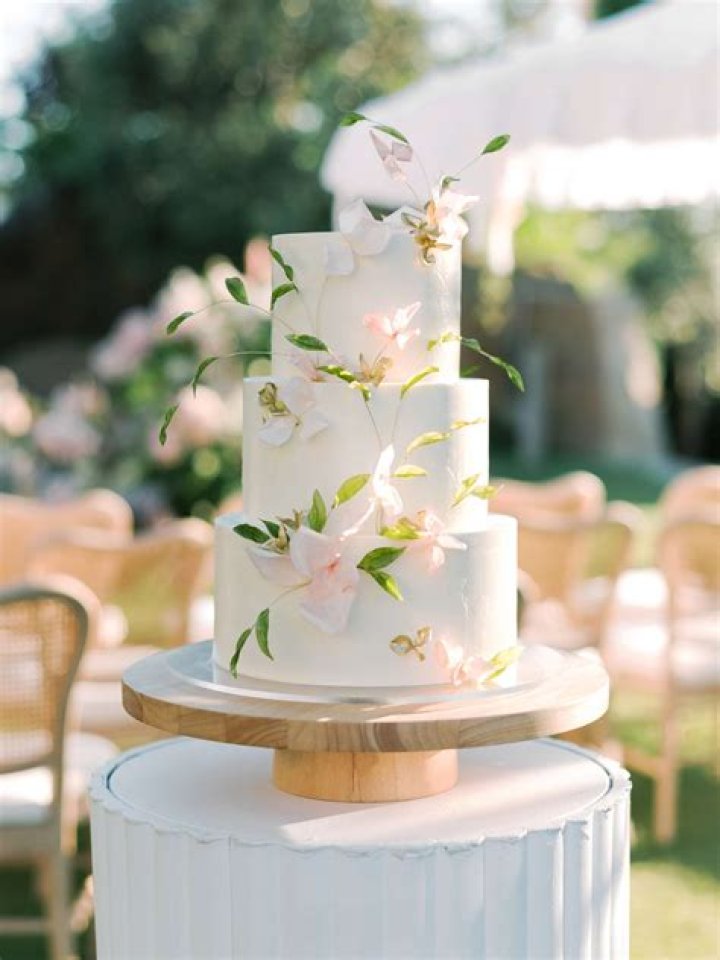 Kauai Wedding Cakes: The Sweetest Creations On The Garden Isle