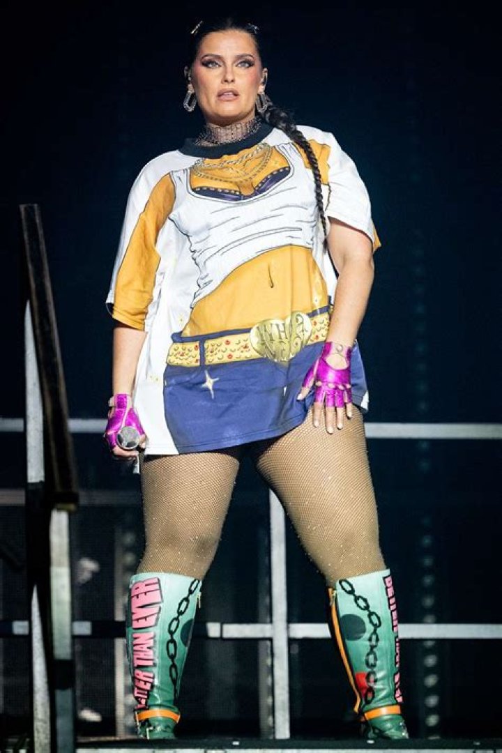 Nelly Furtado: Embracing Her Body With Confidence And Style