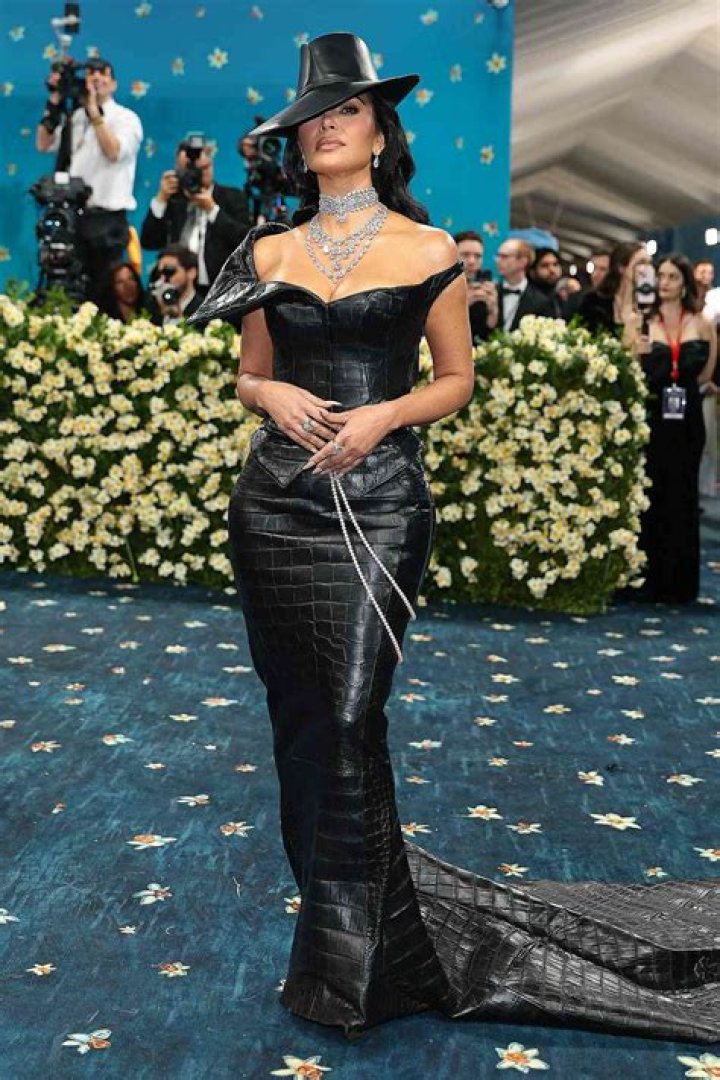 Stunning Kim Kardashian's Iconic Black Met Gala Outfit: A Timeless Fashion Moment