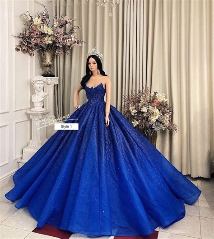 Stunning Royal Blue Dress For Your Perfect 15th Birthday Celebration
