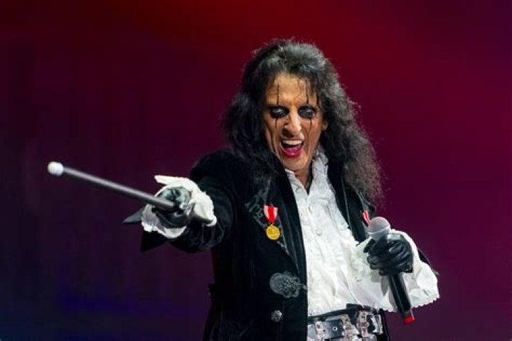 The Fascinating Life Of Alice Cooper's Daughter: Behind The Scenes Of Rock Royalty