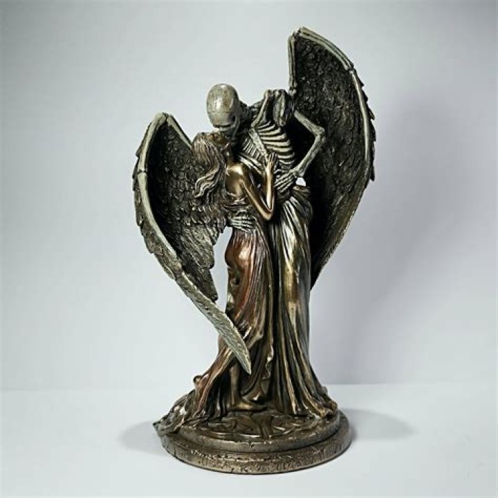 The Kiss Of Death Statue Replica: A Timeless Masterpiece