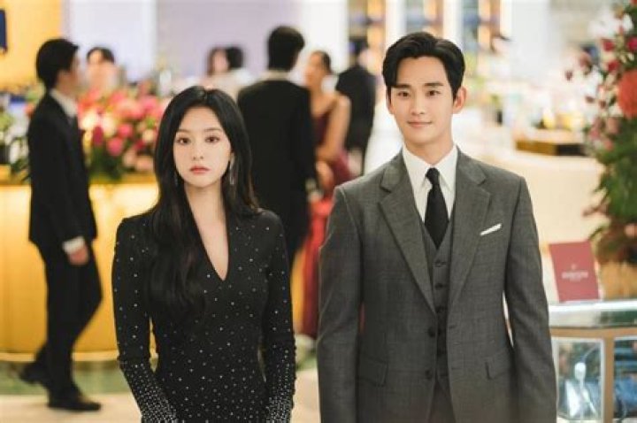 Who Is Kim So Hyun Dating? The Latest Scoop On Her Relationships